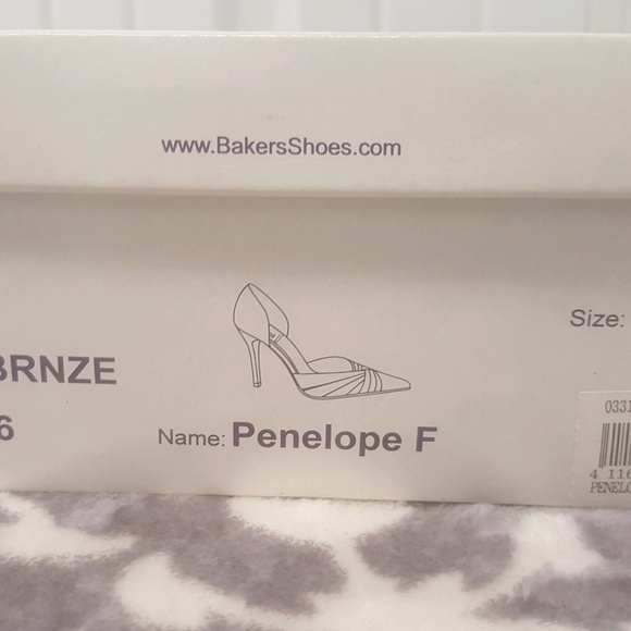 Shoes - Picture 4 of 4